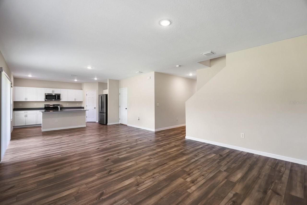 13034 Wellspring Dr - Photo 4 of 24