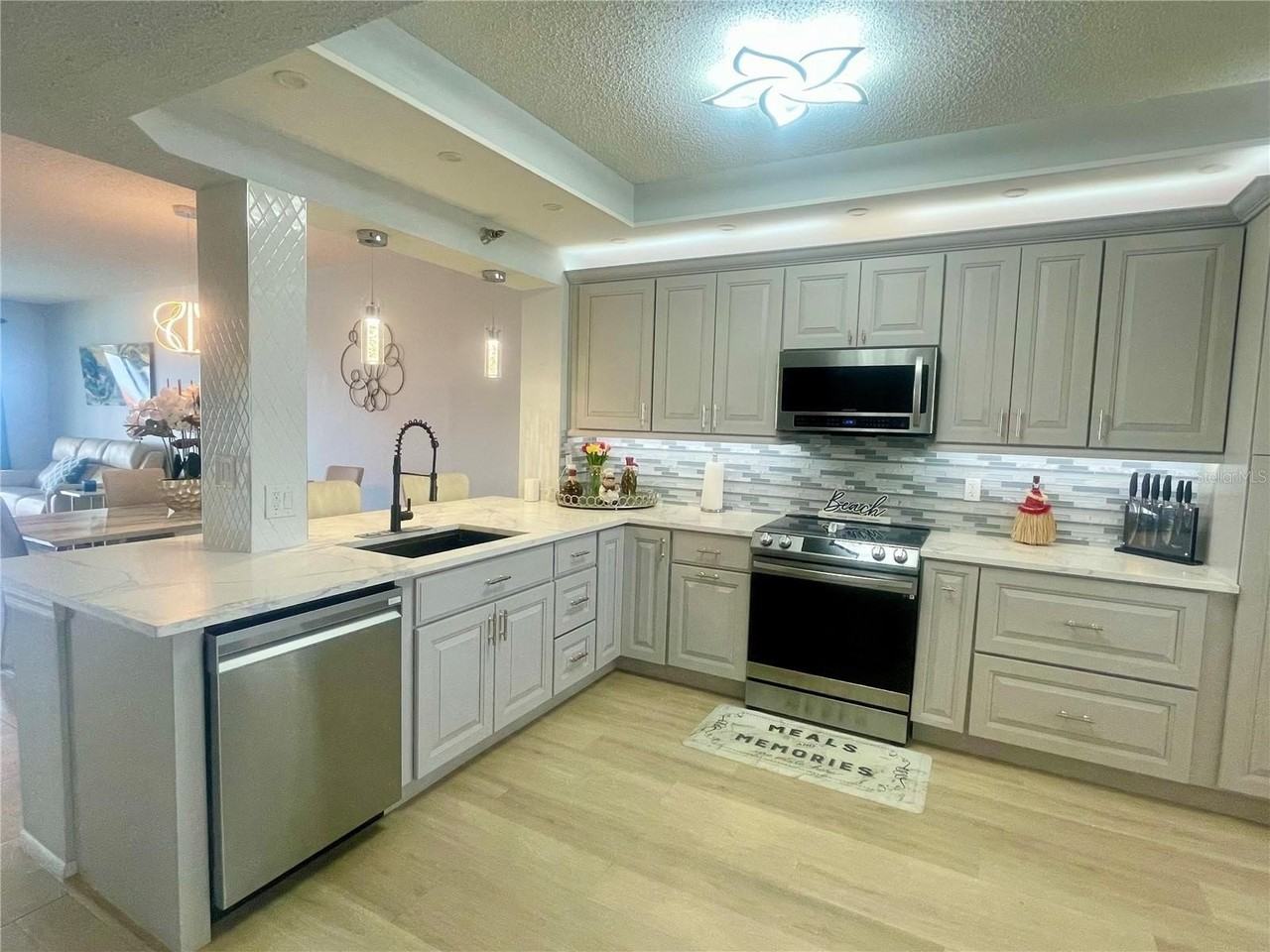 7862 Sailboat Key Blvd S #504 - Photo 4 of 27