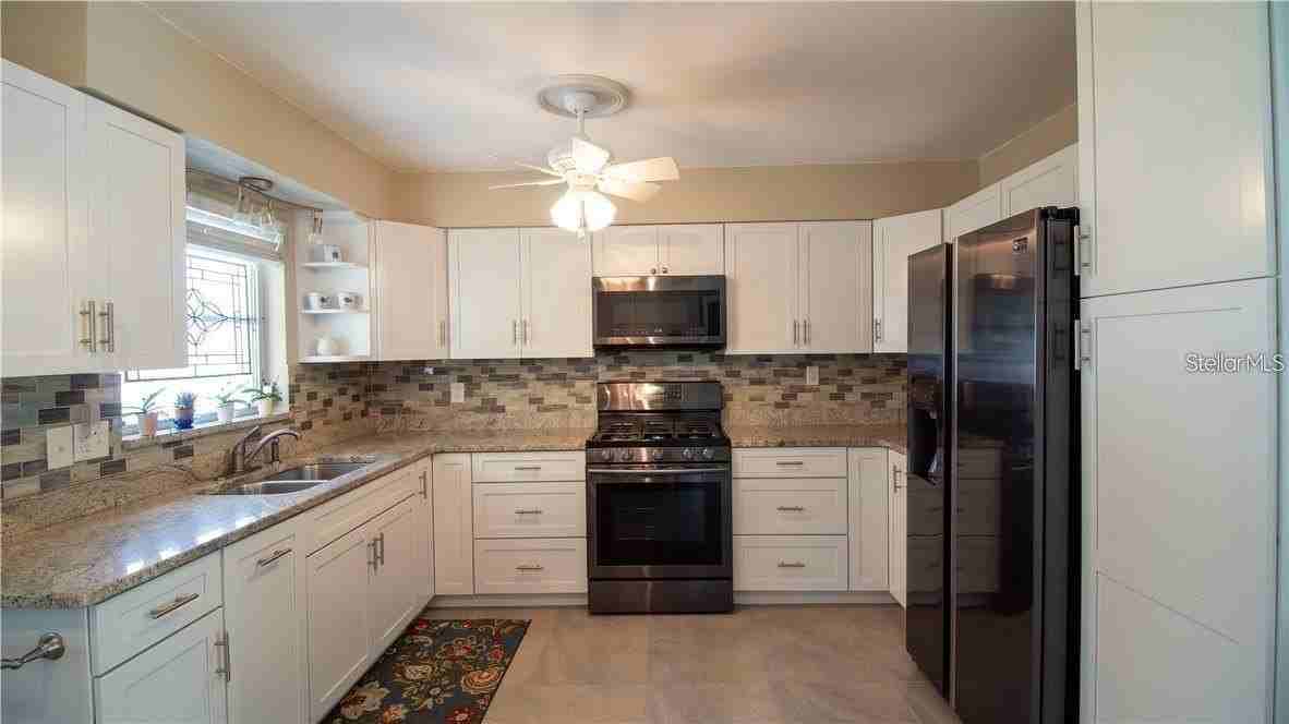 3925 15th Ave N - Photo 5 of 19