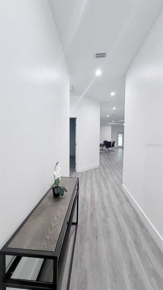 1409 W Wood St - Photo 3 of 29