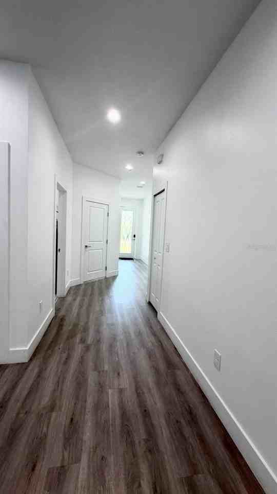 1409 W Wood St - Photo 5 of 29