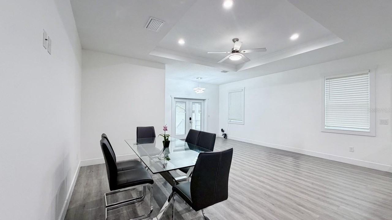 1409 W Wood St - Photo 6 of 29