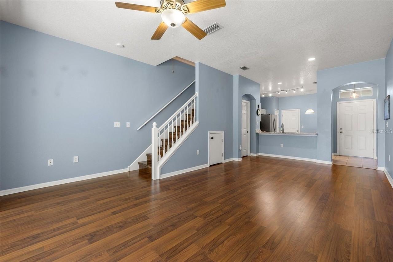 11034 Windsor Place Cir - Photo 3 of 17
