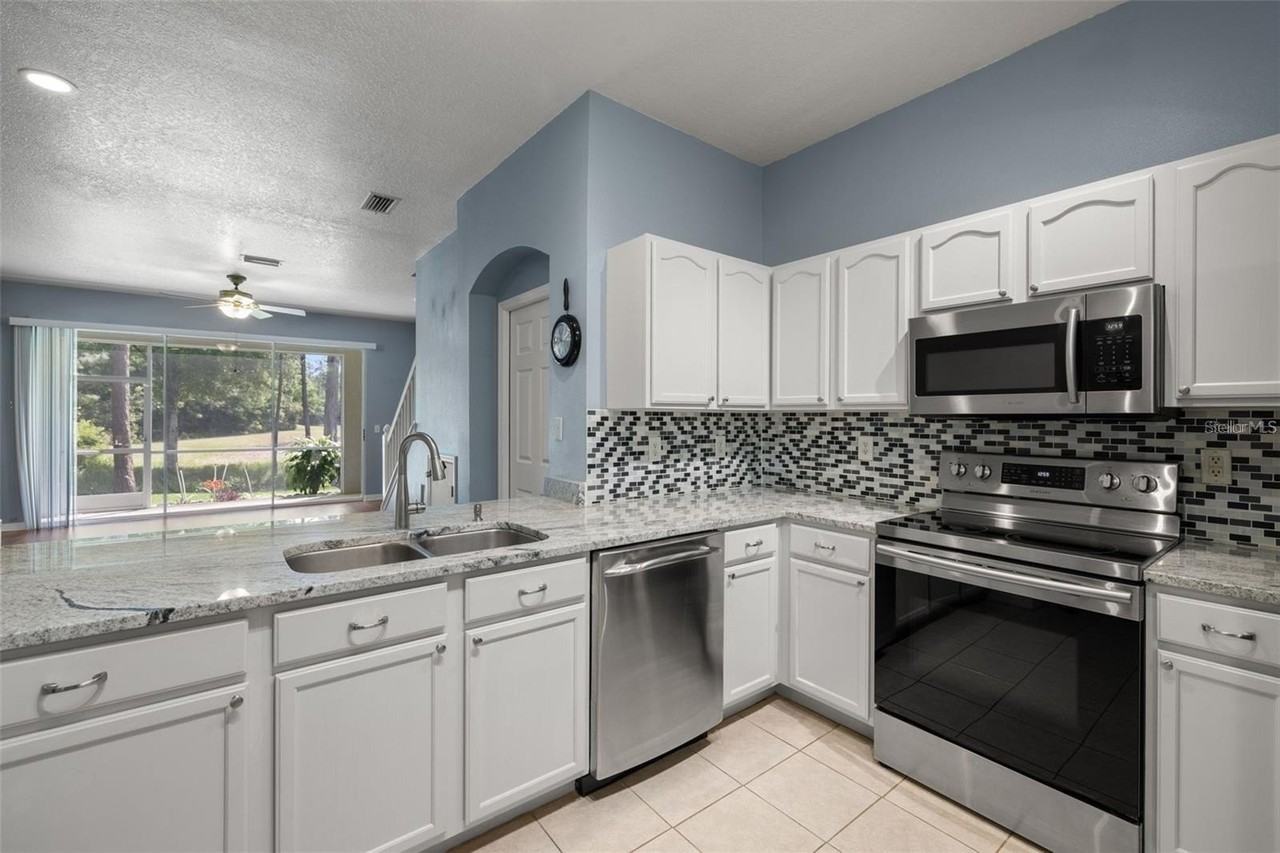 11034 Windsor Place Cir - Photo 4 of 17