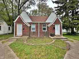1462 N Gladstone Ave - Photo 1 of 1