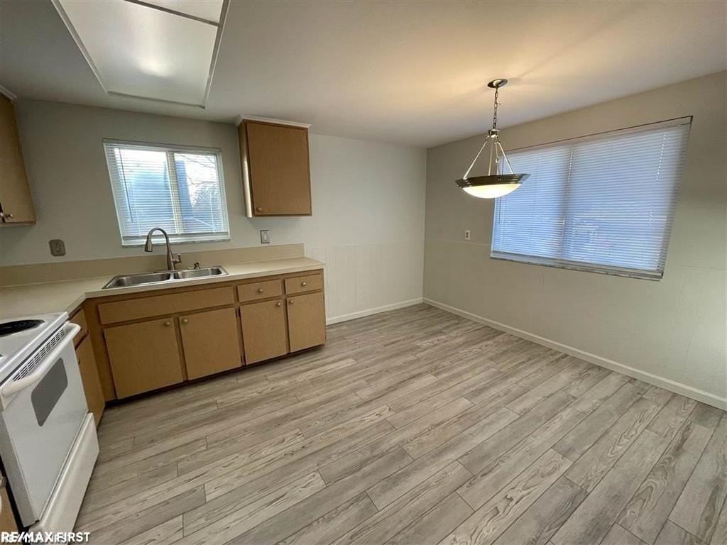 17982 Bayne St - Photo 4 of 14