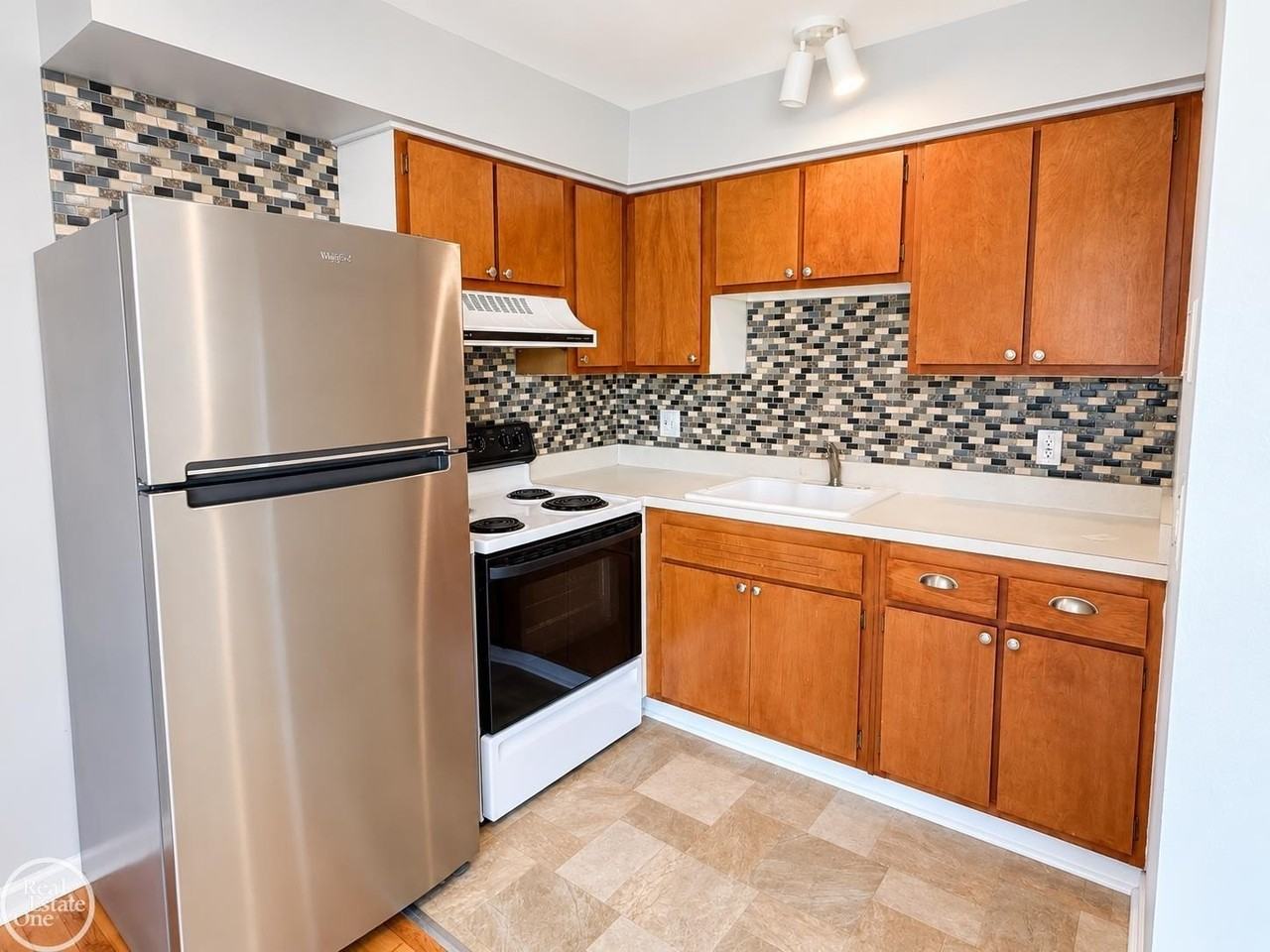 4840 Briarwood Ave #2 - Photo 3 of 11