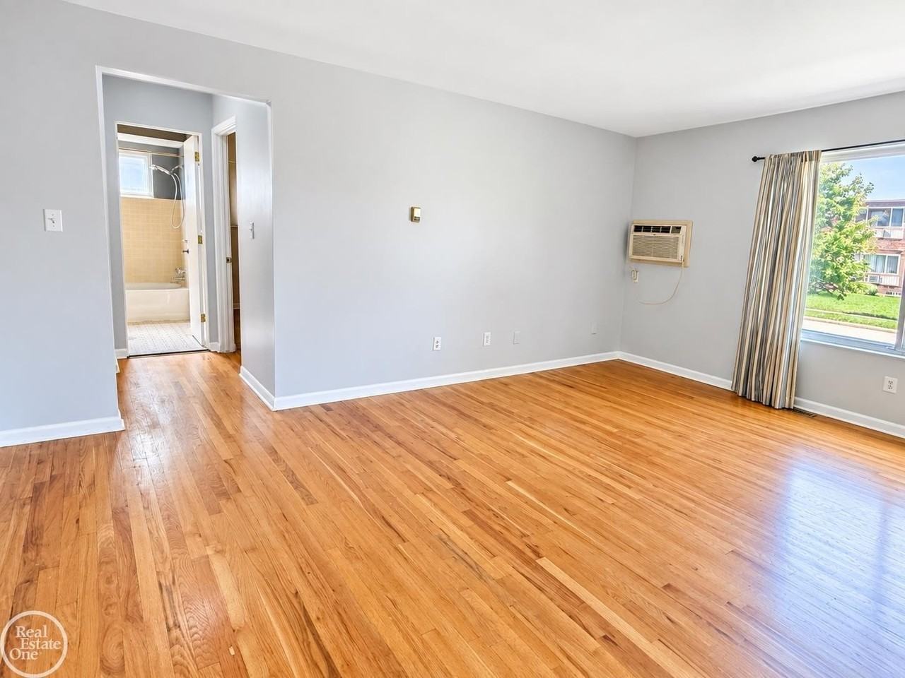 4840 Briarwood Ave #2 - Photo 7 of 11