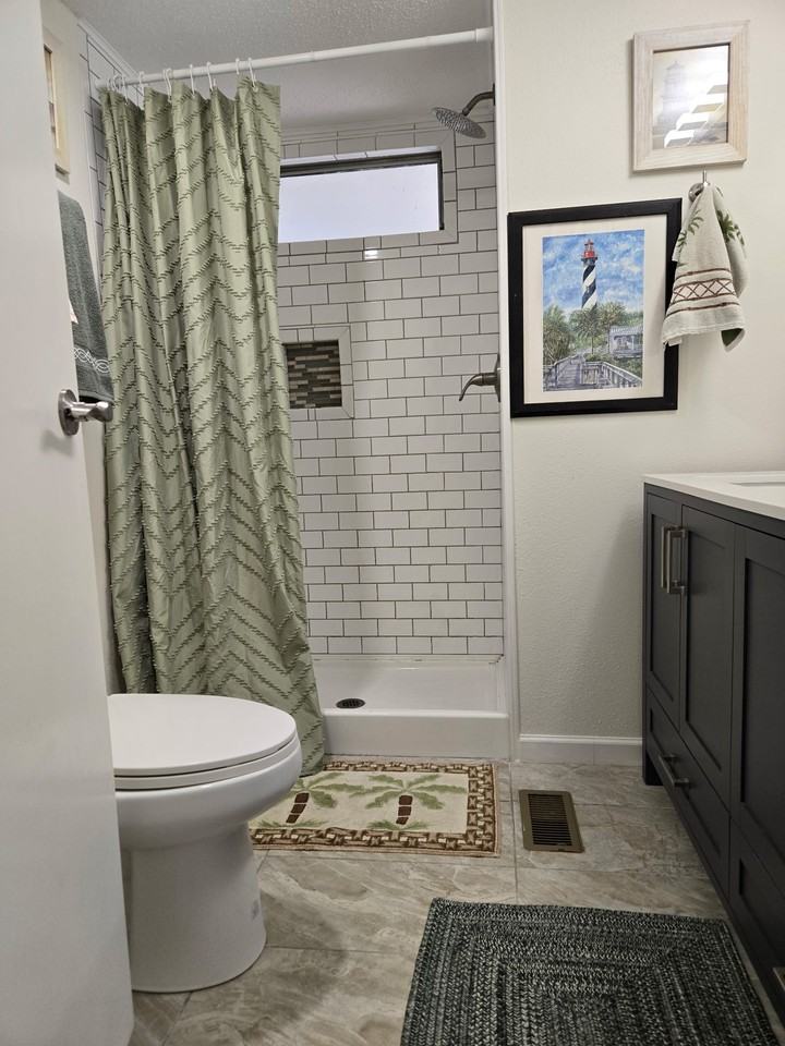 184 Hibiscus Dr #1 - Photo 5 of 15
