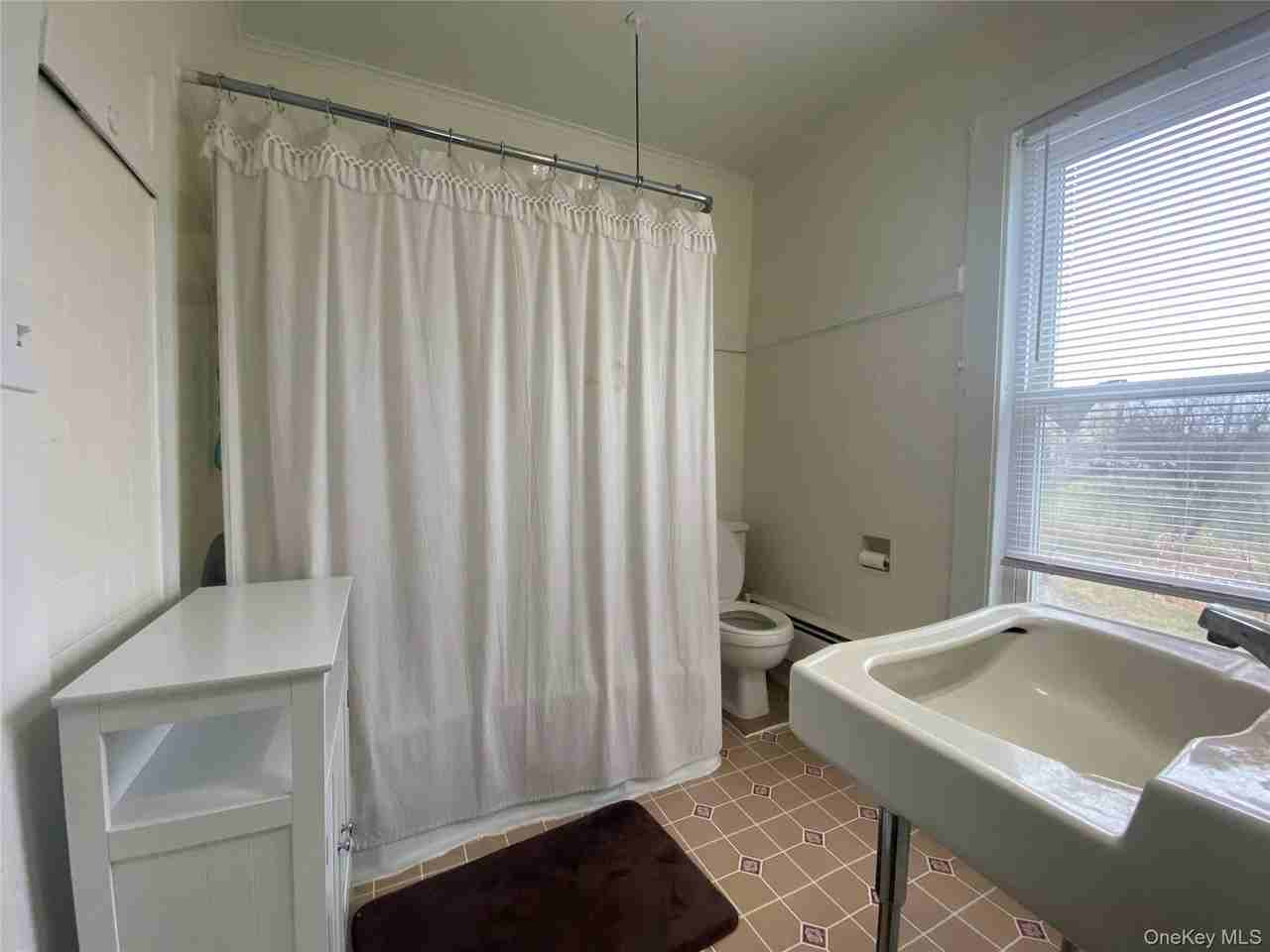 94 Sanfordville Rd #4 - Photo 6 of 9