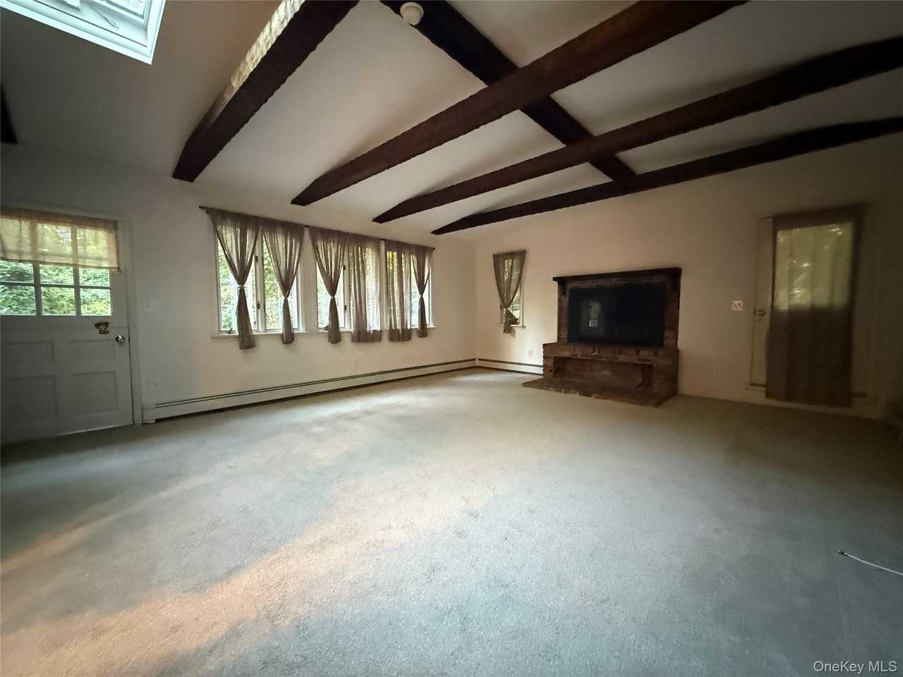 70 Rinaldo Rd - Photo 4 of 21