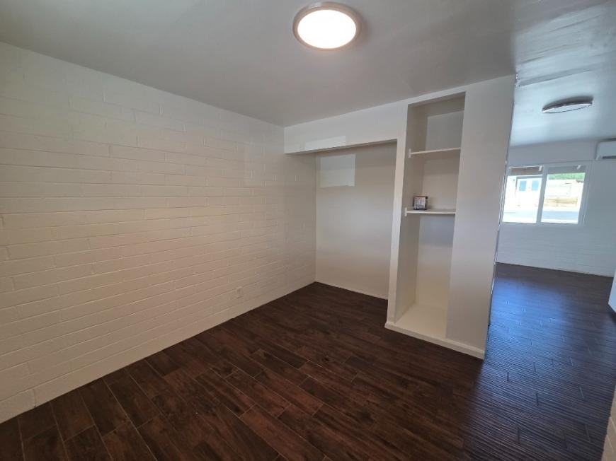 10305 N 15th Ave - Photo 5 of 8