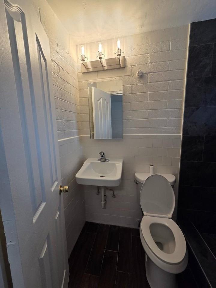 10305 N 15th Ave - Photo 6 of 8