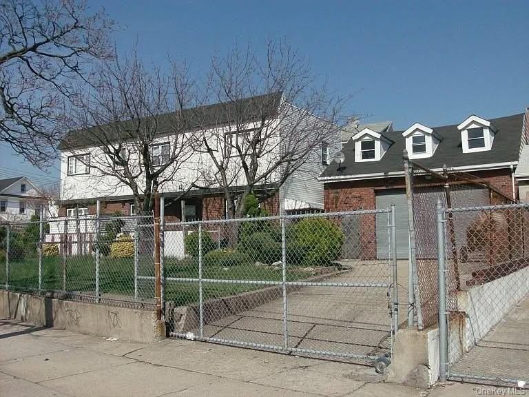 9414 108th Ave - Photo 2 of 4