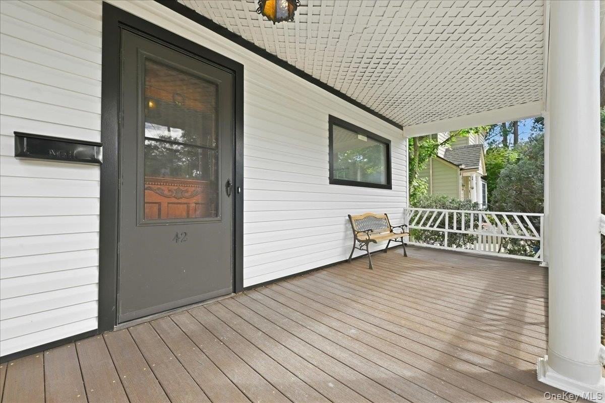 42 Chestnut St - Photo 3 of 22