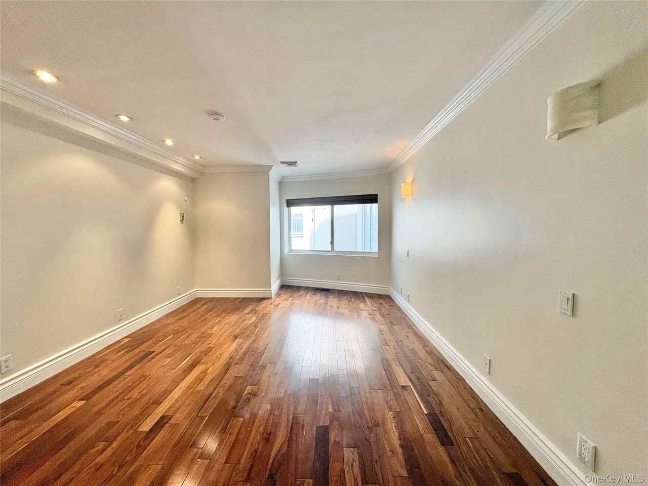 100 Cuttermill Rd #3H - Photo 4 of 17