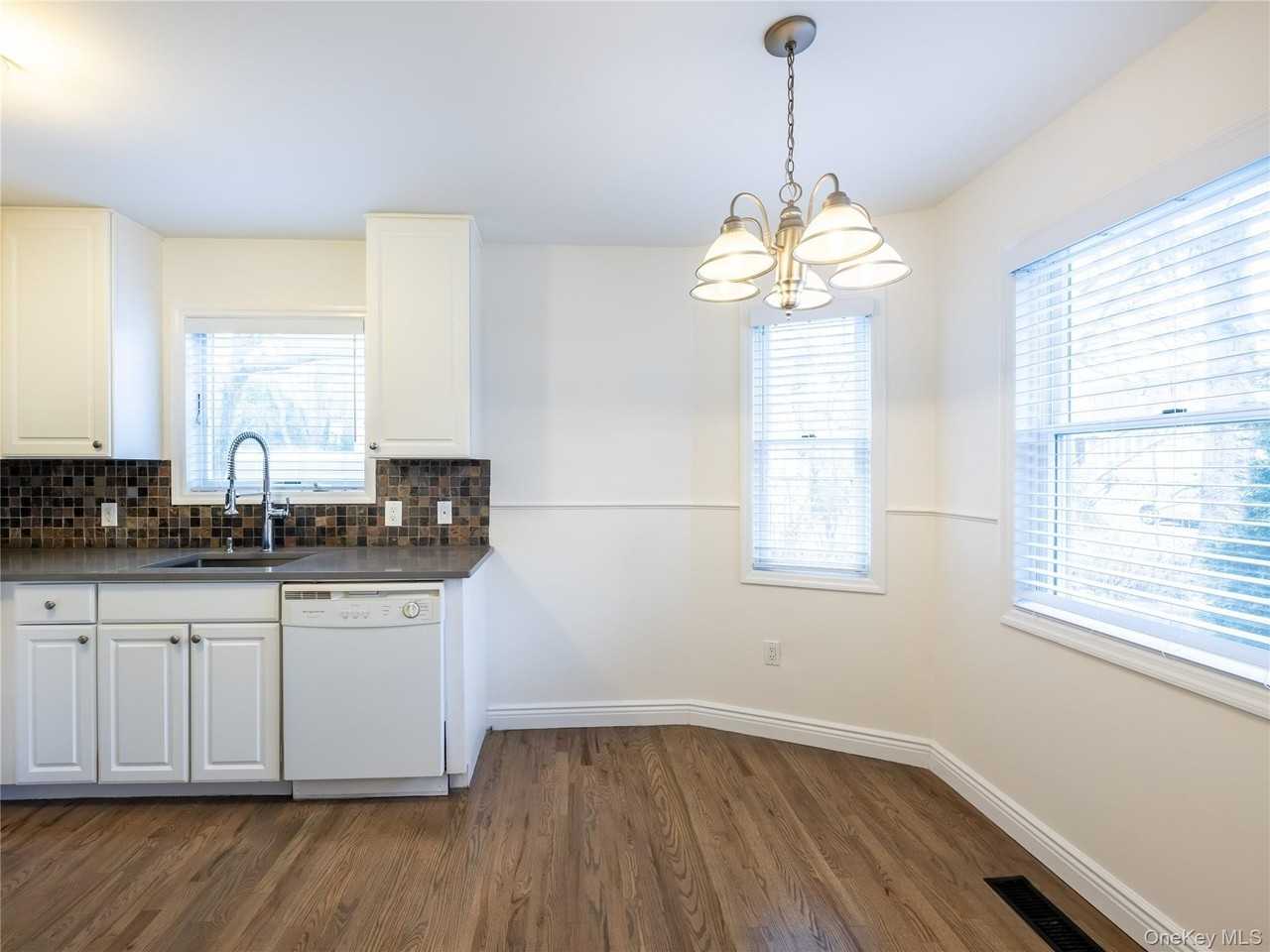 21 Marwood Rd N - Photo 4 of 12