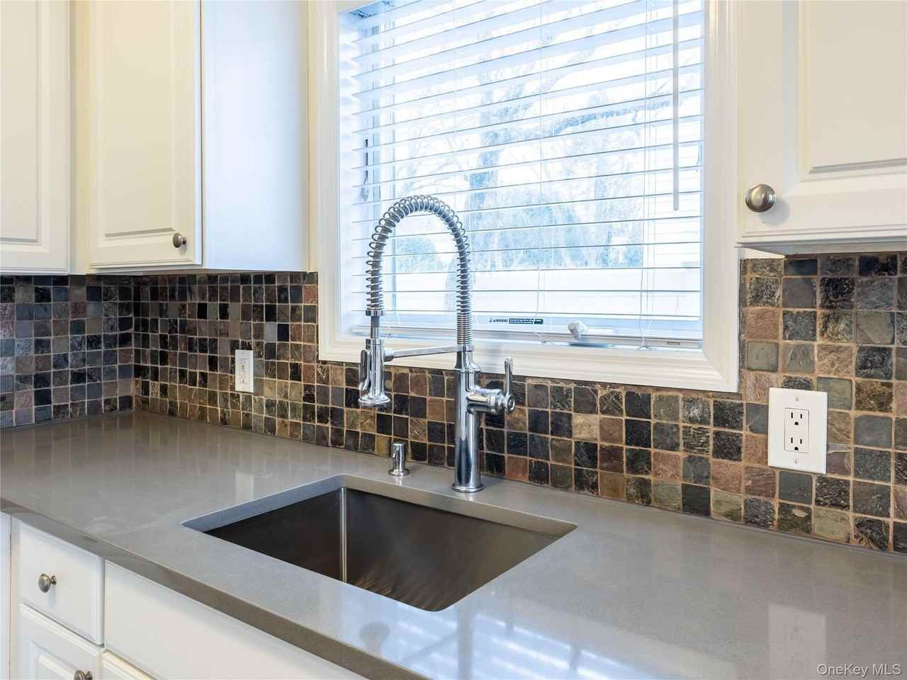 21 Marwood Rd N - Photo 6 of 12