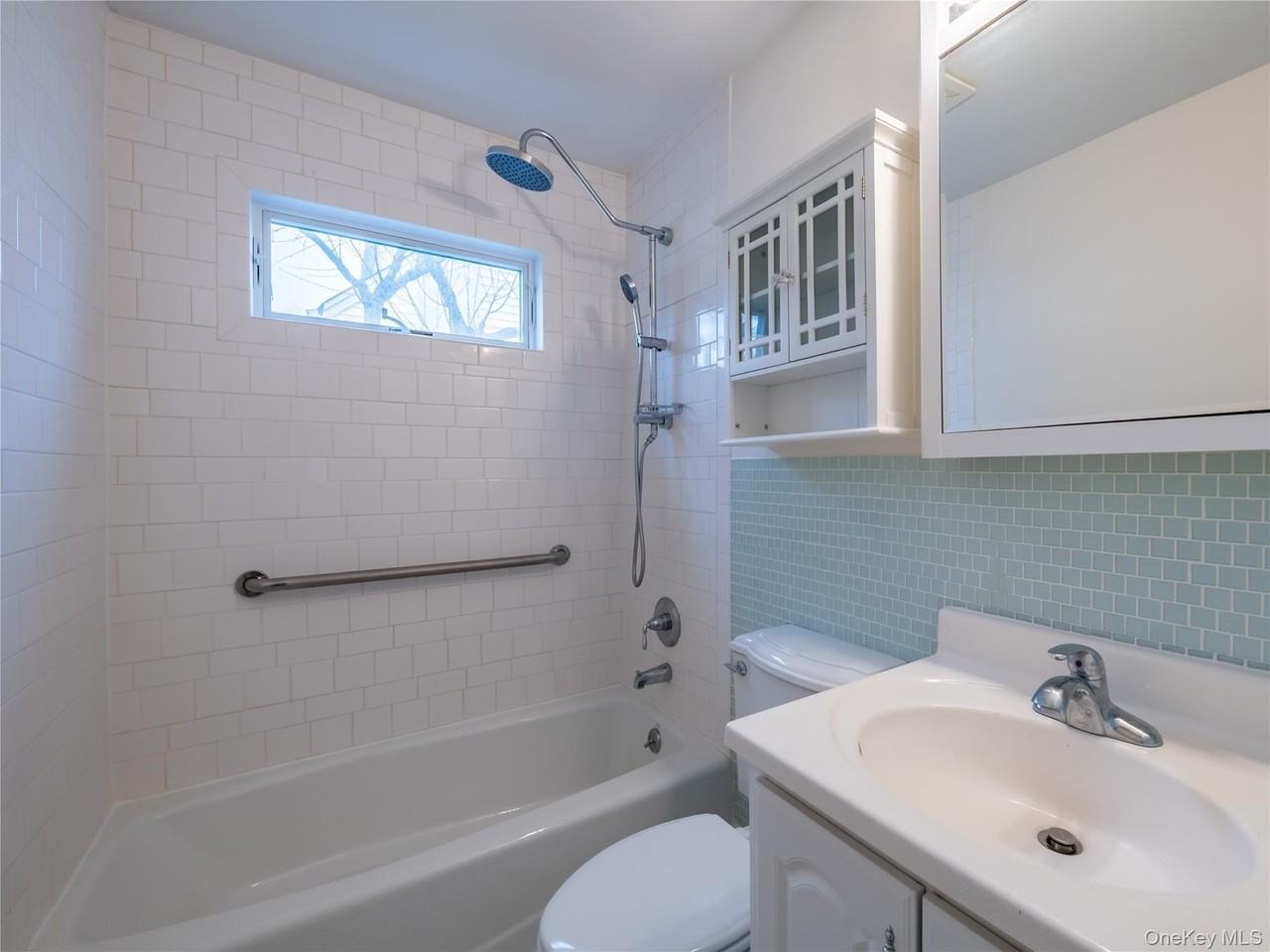 21 Marwood Rd N - Photo 7 of 12