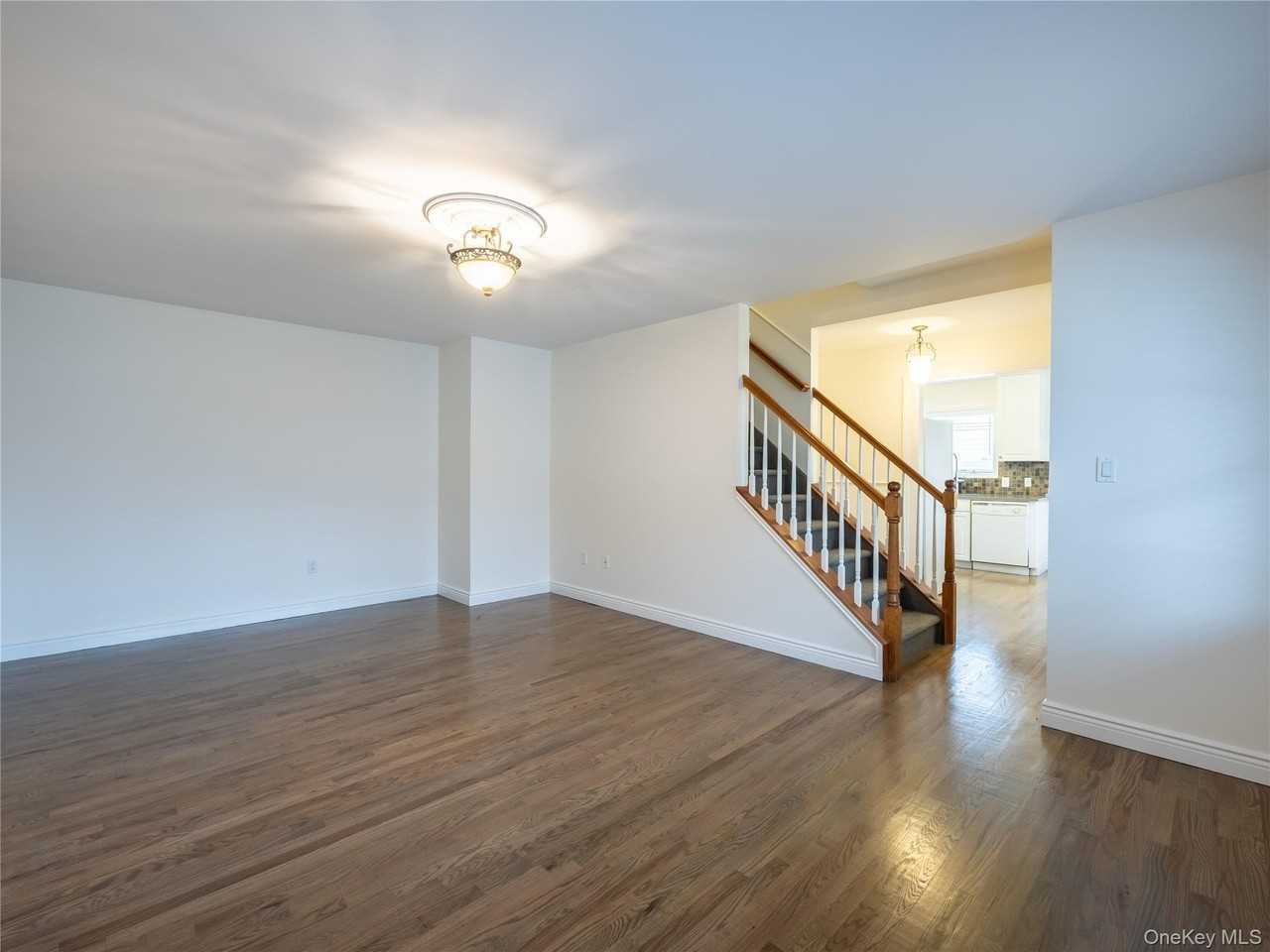 21 Marwood Rd N - Photo 7 of 17