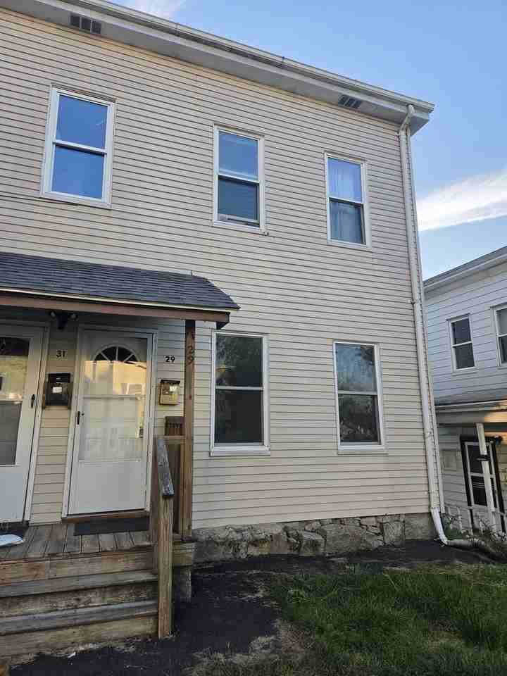 29 Beech St #A - Photo 3 of 21