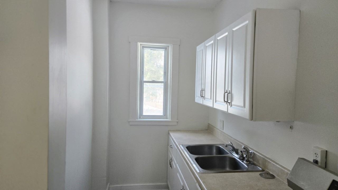 29 Beech St #A - Photo 6 of 21