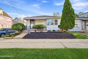 featured image of 140 Main Ave