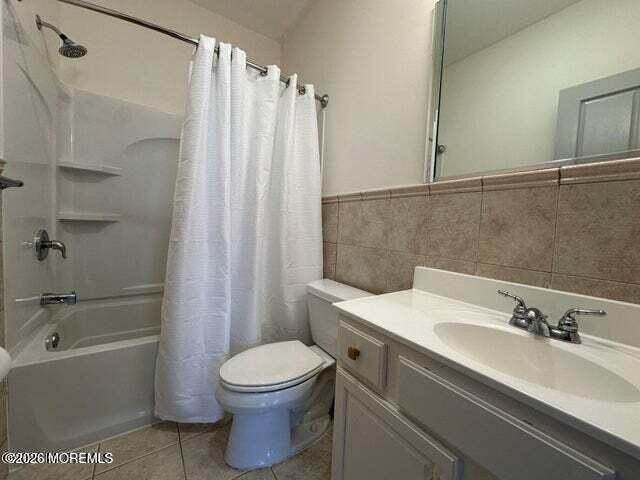 865 Arnold Ave #8 - Photo 5 of 10