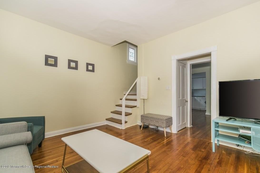 105 Webb Ave - Photo 6 of 20
