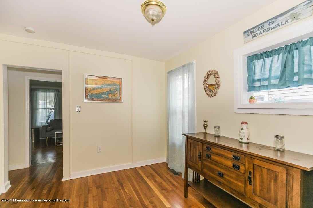 105 Webb Ave - Photo 7 of 20