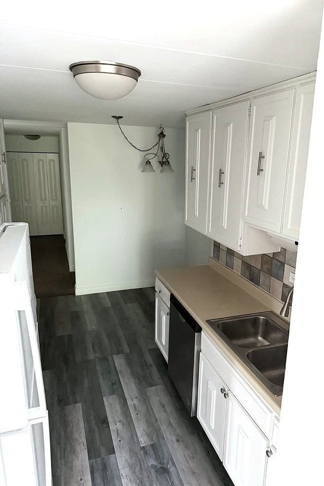 16 E Old Willow Rd #209S - Photo 5 of 16