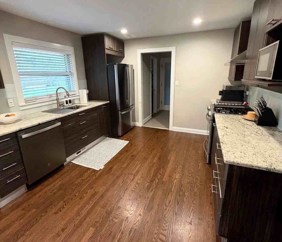 51 Parklane Dr - Photo 2 of 10