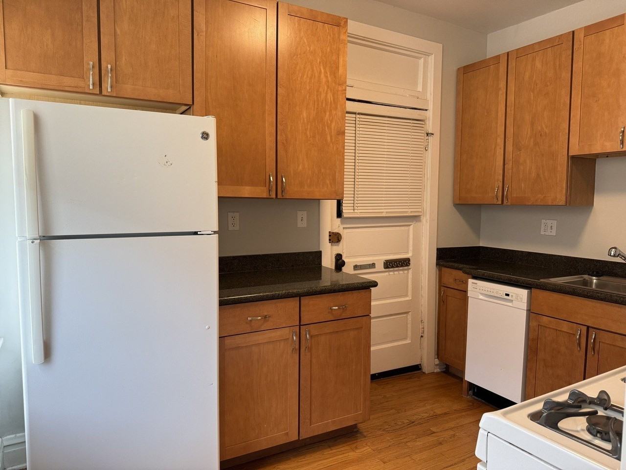 201 Washington Blvd #1N - Photo 3 of 17
