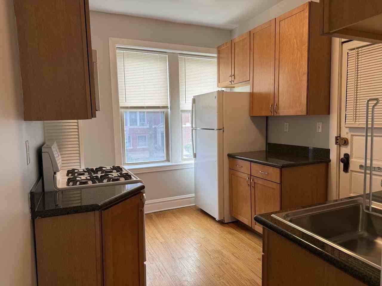 201 Washington Blvd #1N - Photo 4 of 17
