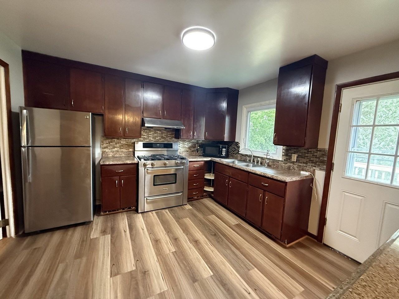 613 Newberry Dr - Photo 5 of 20