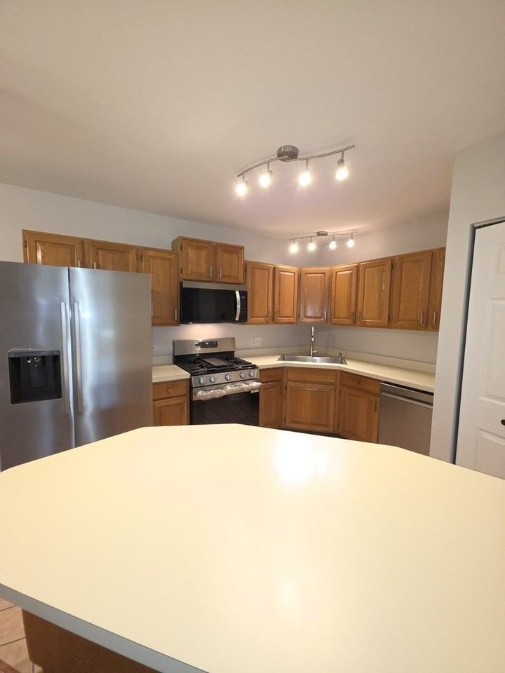 426 S 4th St #1 - Photo 4 of 17