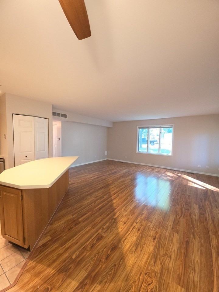 426 S 4th St #1 - Photo 5 of 17