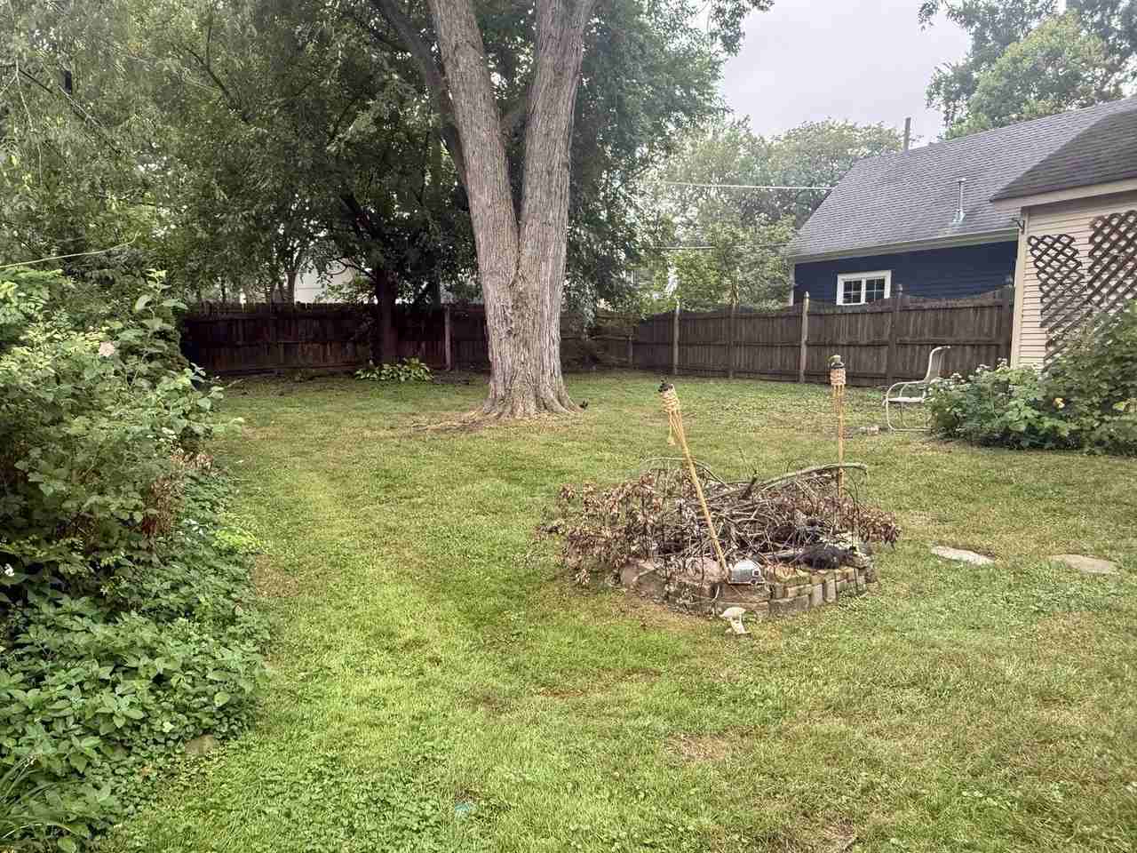 921 Chicago Ave - Photo 2 of 19