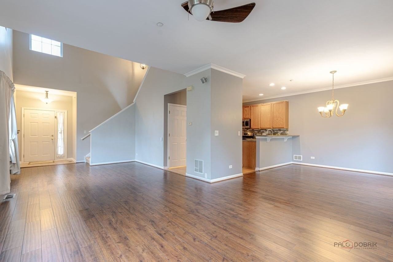 1880 Maureen Dr #1880 - Photo 3 of 32