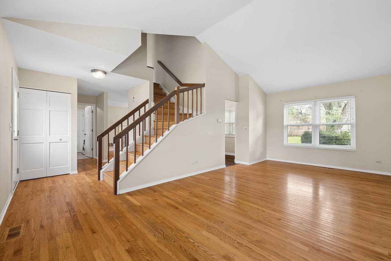 2013 Vanderbilt Ct - Photo 2 of 17