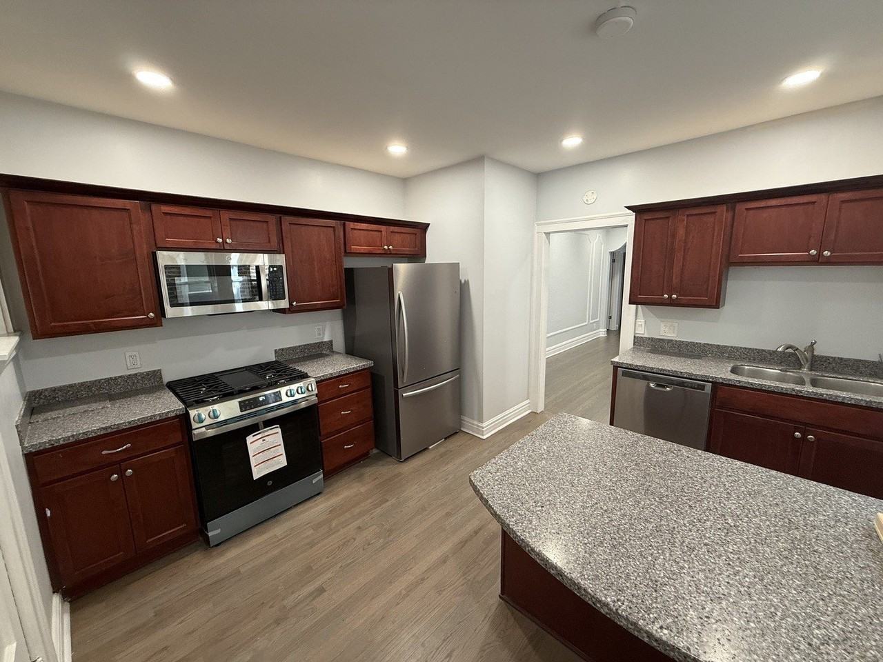 2827 W Lunt Ave #1 - Photo 3 of 14