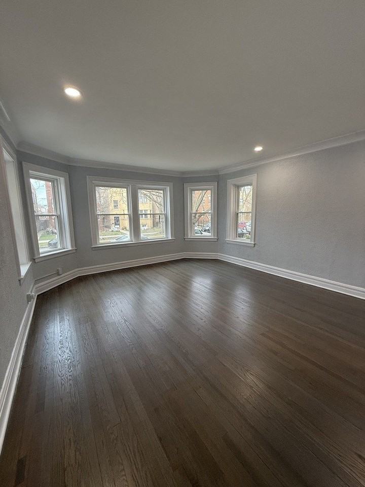 2827 W Lunt Ave #1 - Photo 5 of 14