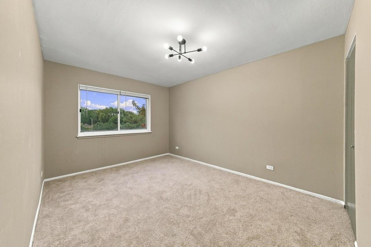 675 Grove Dr #304 - Photo 6 of 13