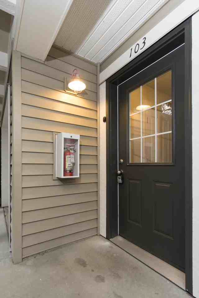 18242 Northeast 96th Way - 1Unit 103 - Photo 3 of 10