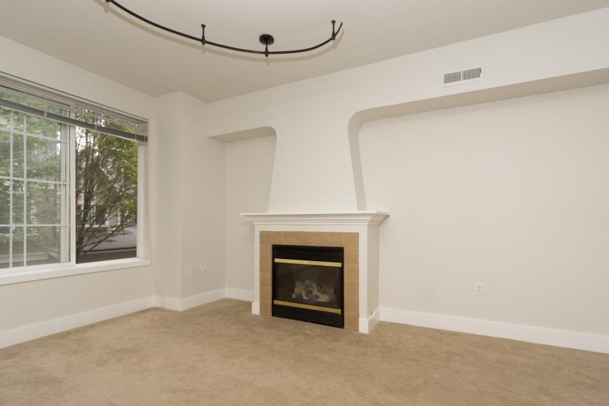 18242 Northeast 96th Way - 1Unit 103 - Photo 7 of 10