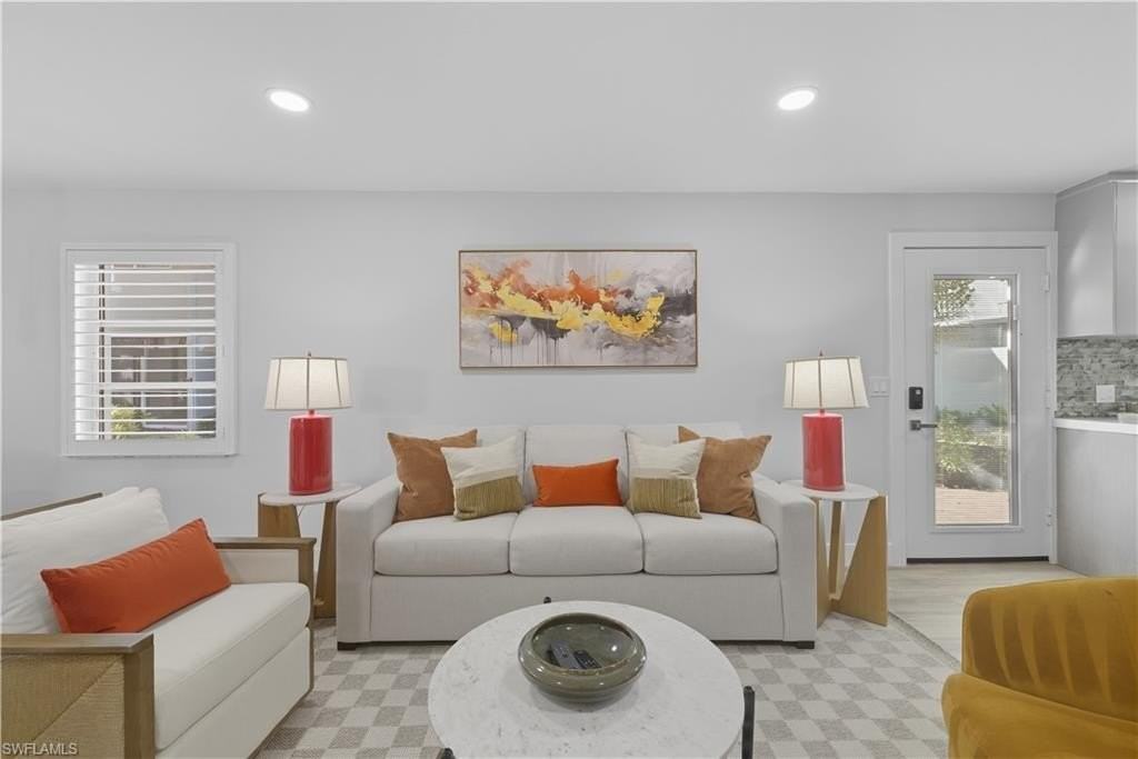 609 12th Ave S #609 - Photo 7 of 32