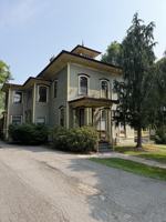 featured image of 10 West Ave