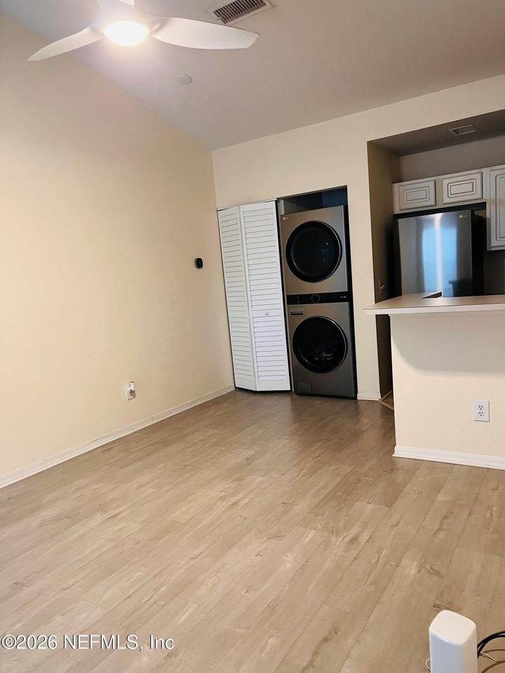 13700 Richmond Park Dr N #507 - Photo 4 of 26