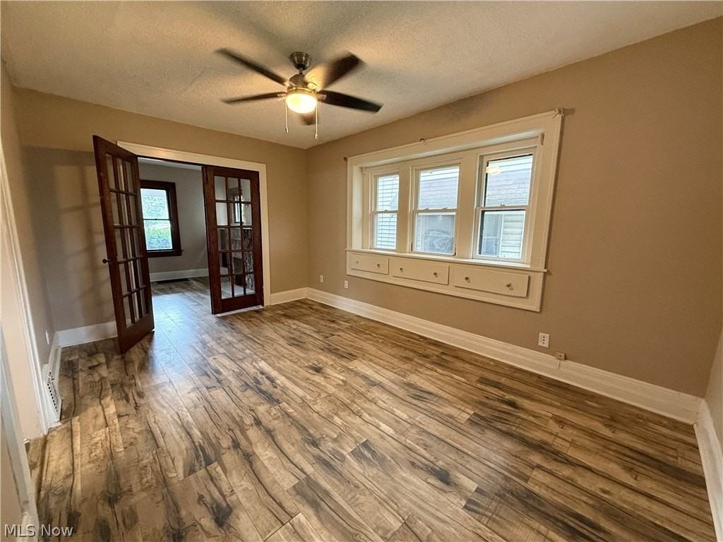 897 Polk Ave - Photo 7 of 28
