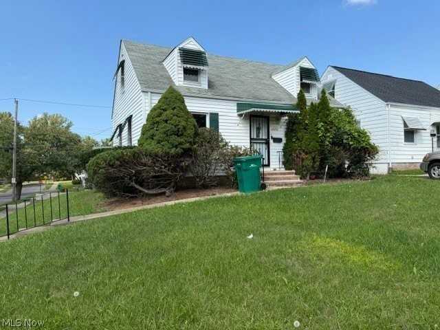 20701 Watson Rd - Photo 2 of 38